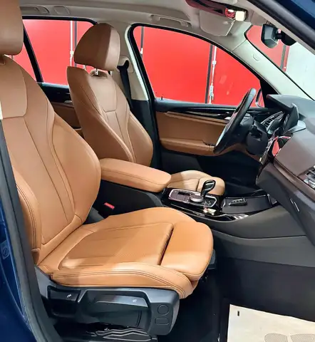 BMW X3 view 12