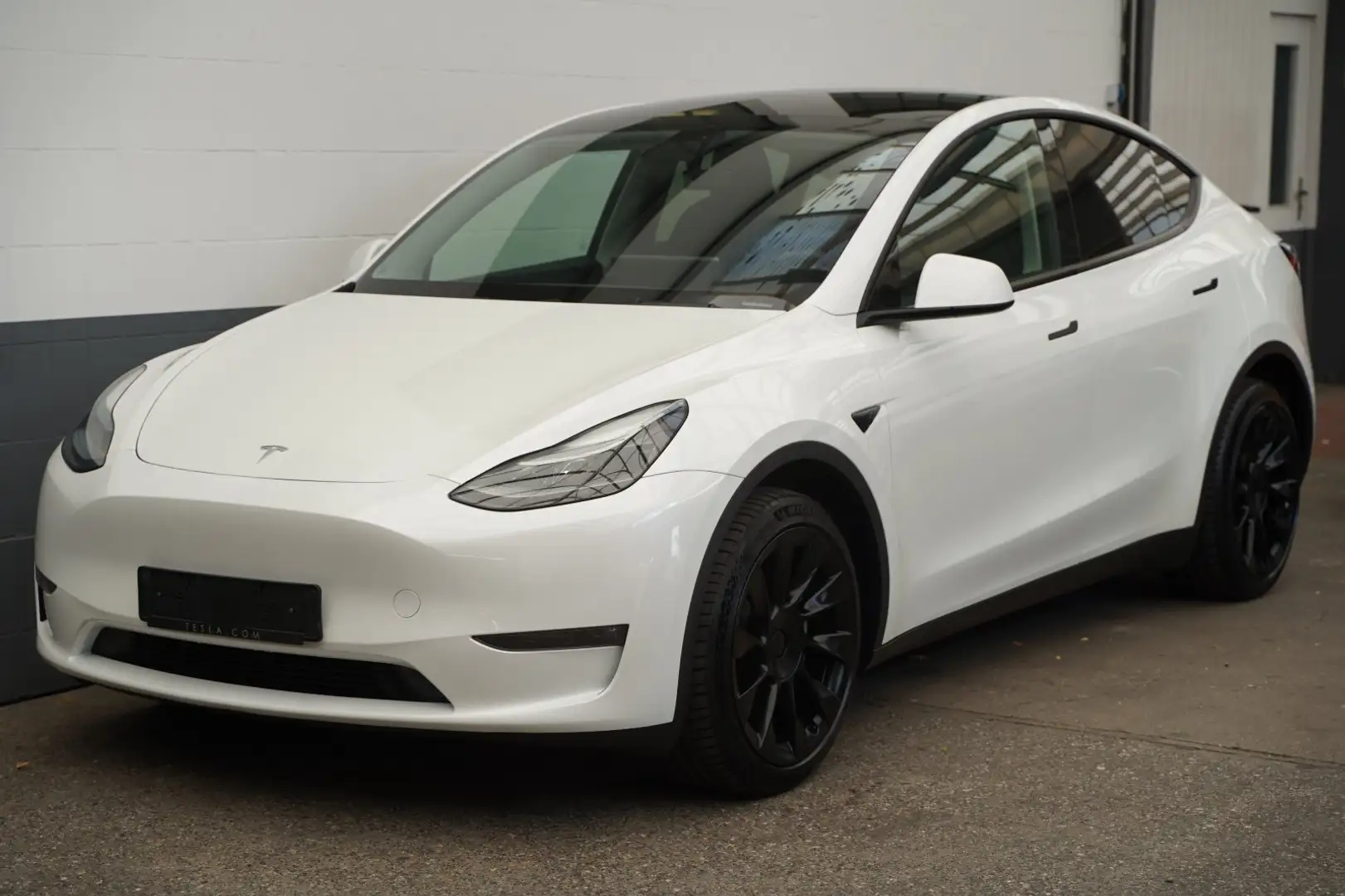 Tesla Model Y Long Range AWD *20-Zoll*AHK* Wit - 2