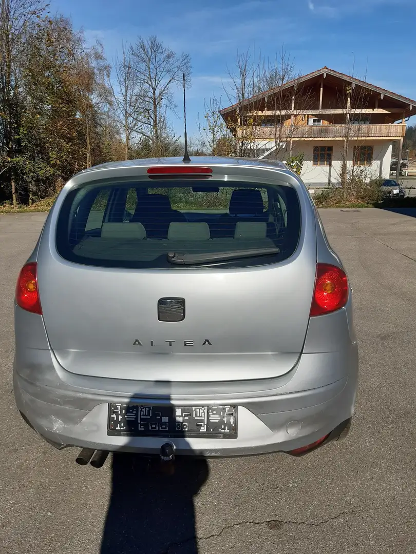 SEAT Altea Klima, Anhängerkupplung Gris - 2
