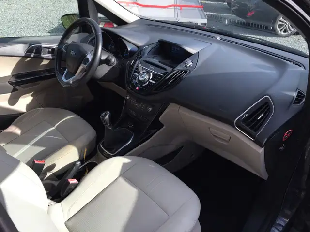 Ford B-Max view 8