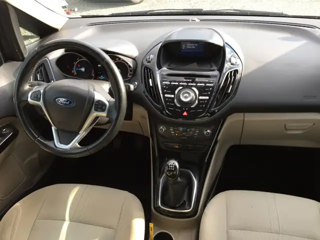 Ford B-Max view 10