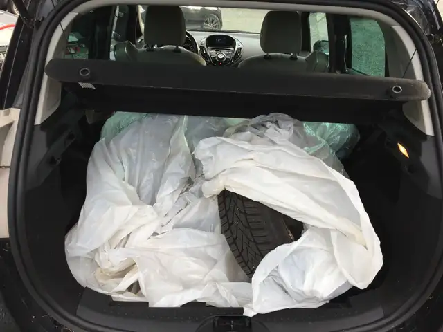 Ford B-Max view 11