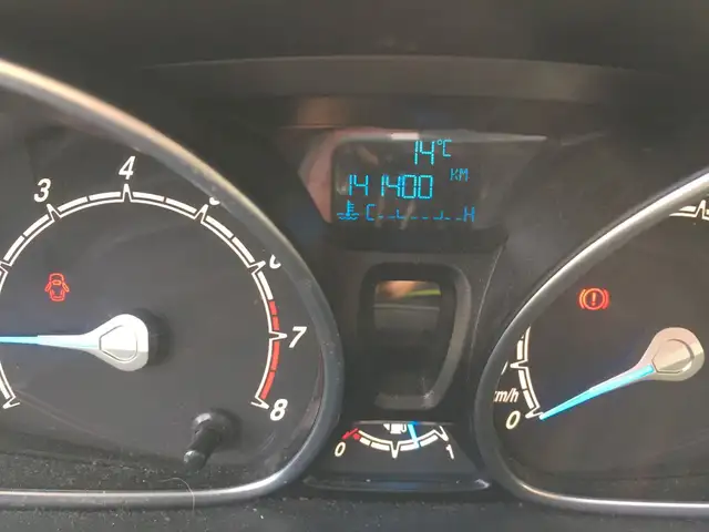 Ford B-Max view 16