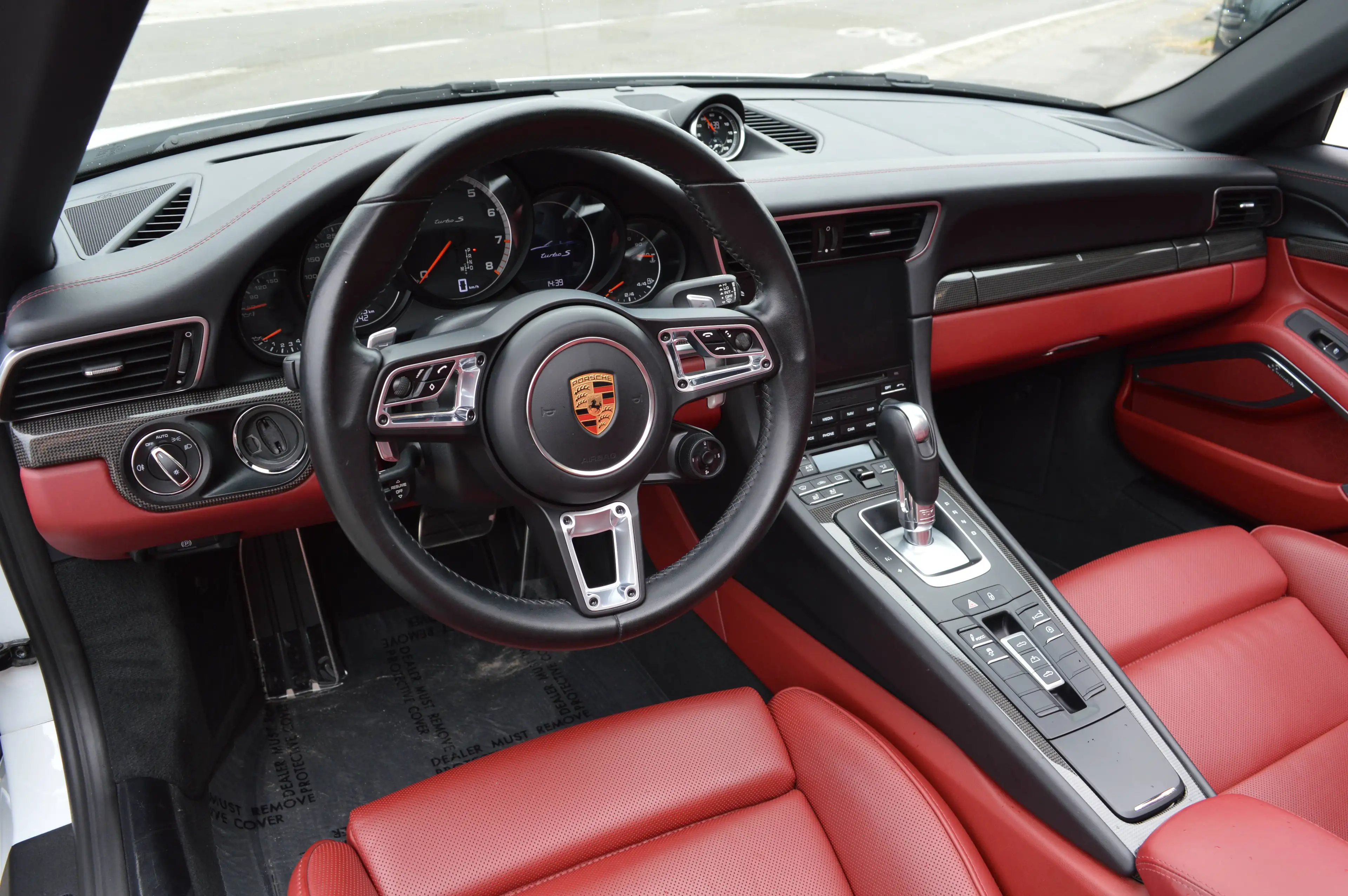 Porsche 911 991.2 Turbo S 3.8i cabriolet - 1 HAND - Porsche services! — photo 9