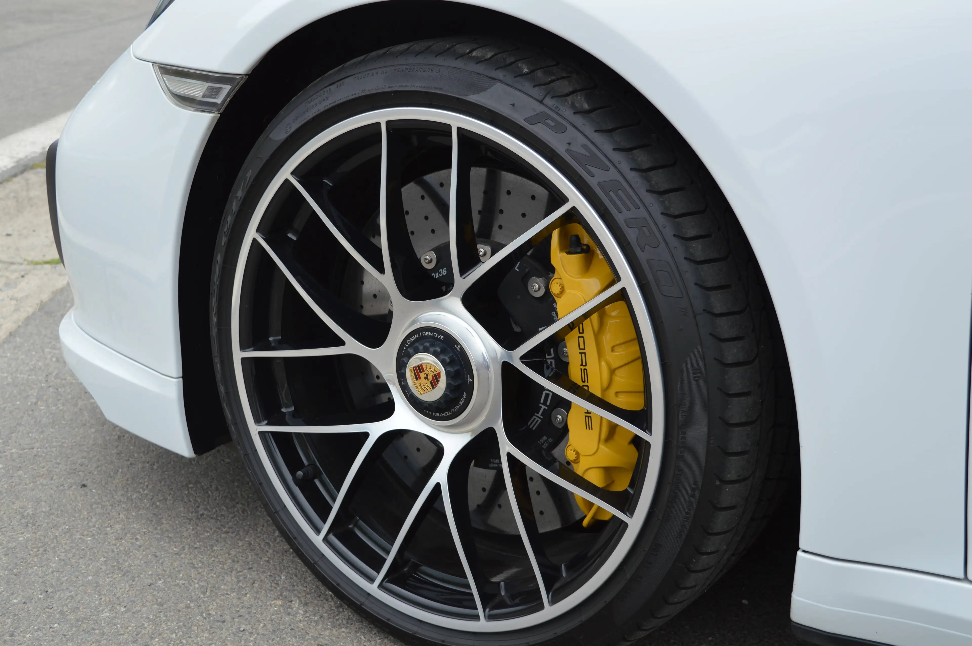 Porsche 911 991.2 Turbo S 3.8i cabriolet - 1 HAND - Porsche services! — photo 5