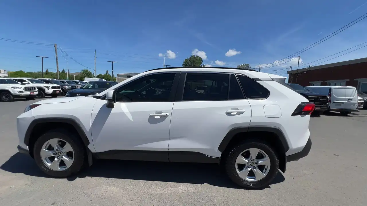 Toyota RAV 4 снимка Toyota RAV 4