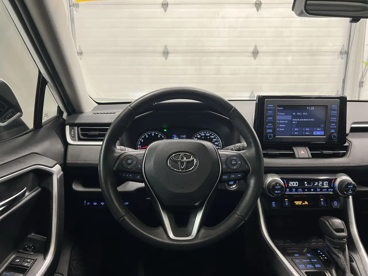 Toyota RAV 4 снимка Toyota RAV 4