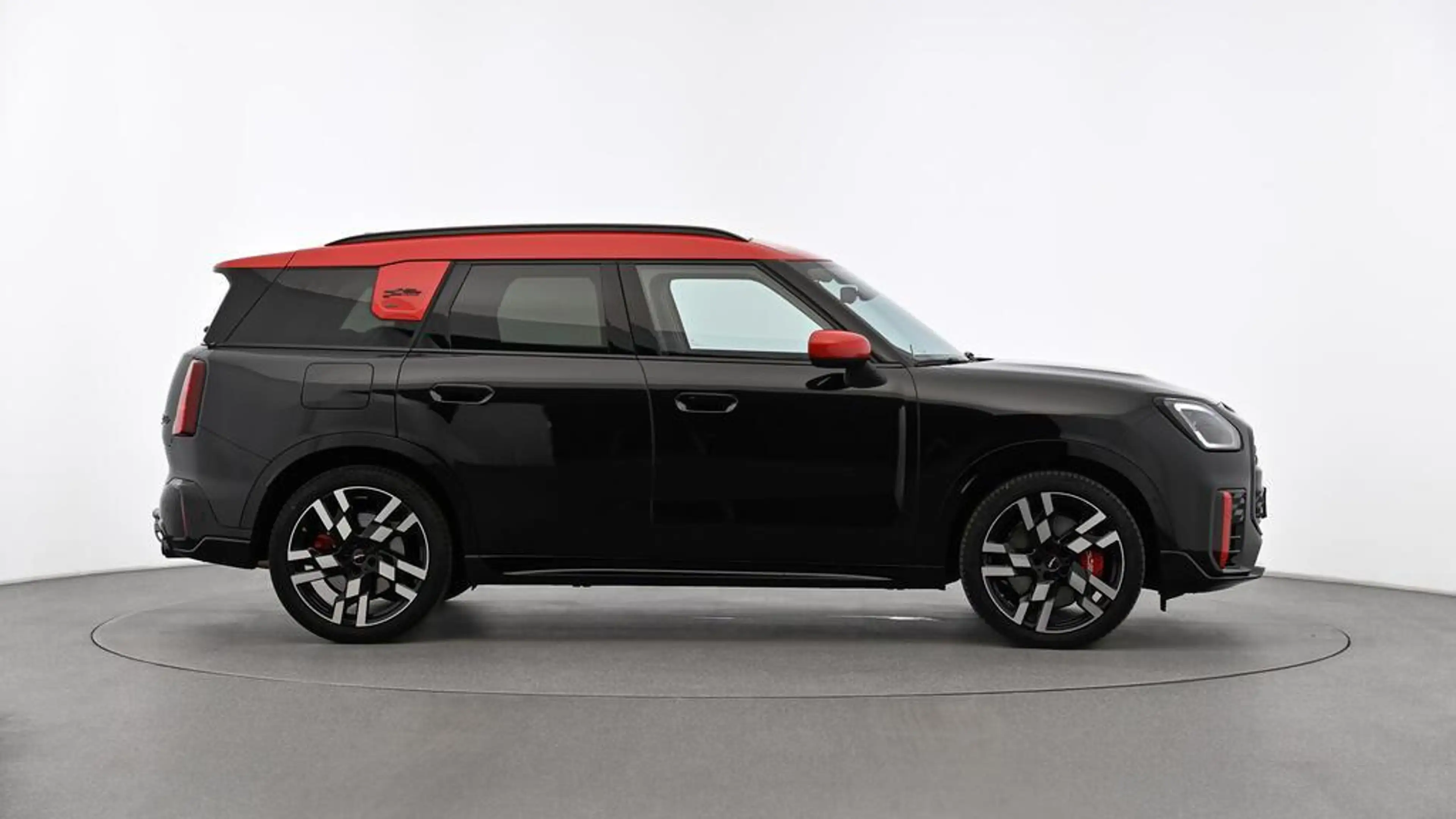 MINI JCW Countryman All4 John Cooper Works Trim — photo 2