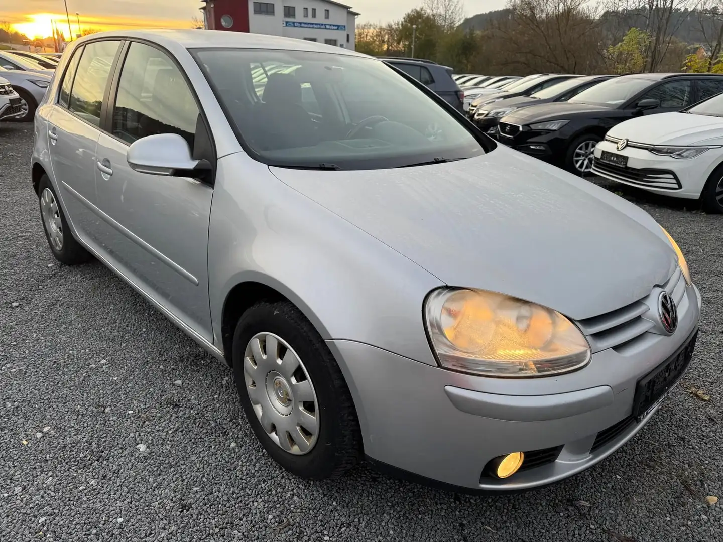 Volkswagen Golf V 1.9 TDI *TOUR*HÄNDLER*EXPORT* Silber - 1