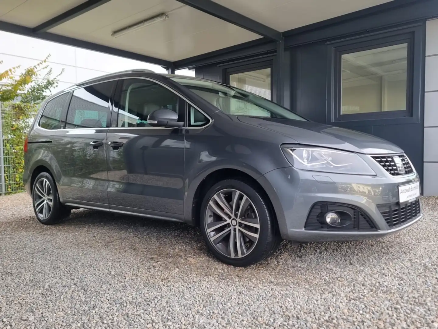 SEAT Alhambra 1.4 TSI DSG,7-SITZER,FR,AHK,KAMERA,ACC Klima Grau - 2