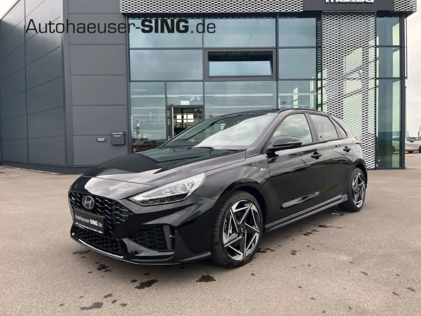 Hyundai i30 N-Line Automatik LED Navi PDC SHZ LHZ Kamera Schwarz - 1