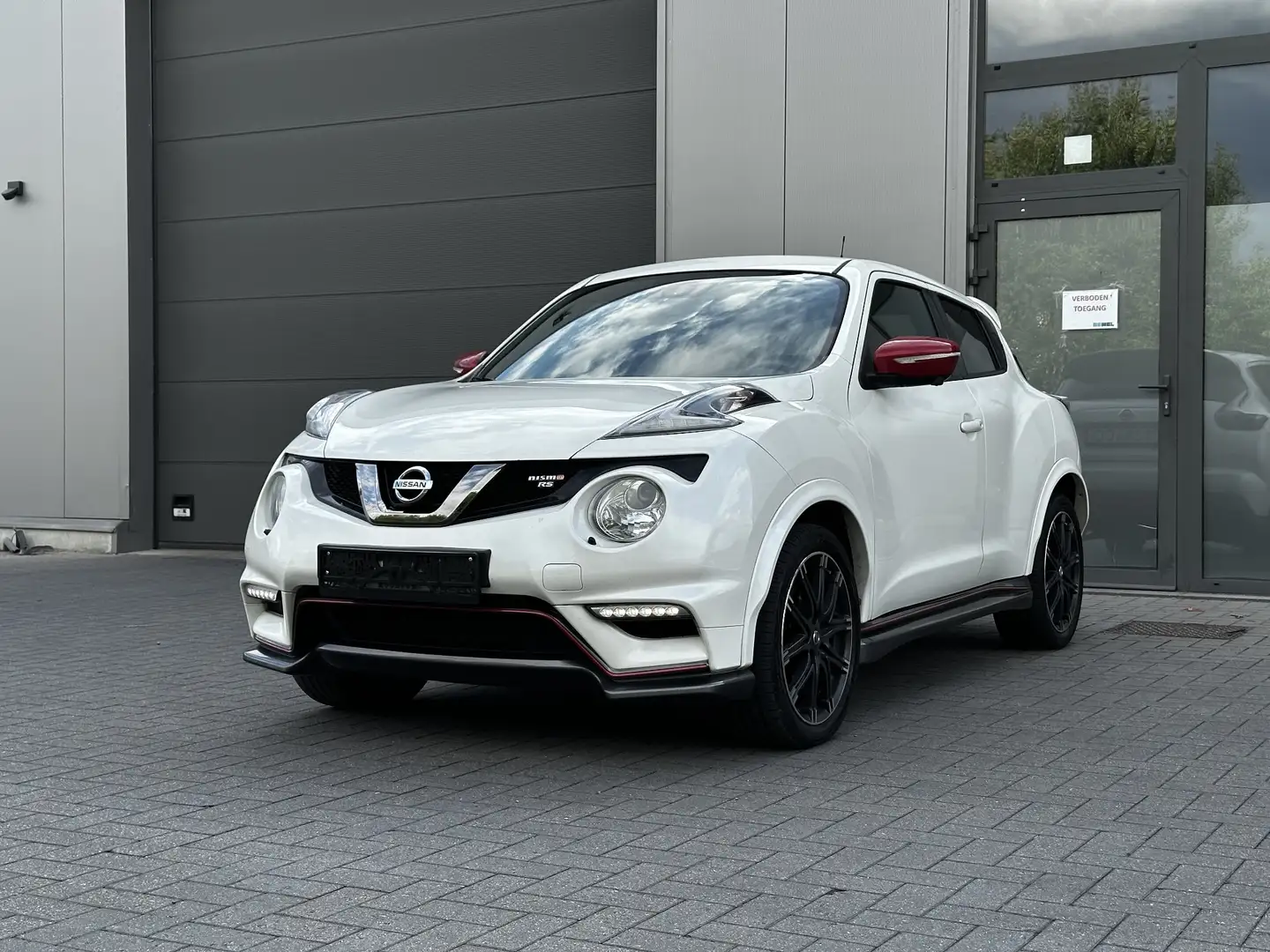Nissan Juke 1.6 DIG-T ALL-MODE 4x4i Xtronic Nismo RS - 1