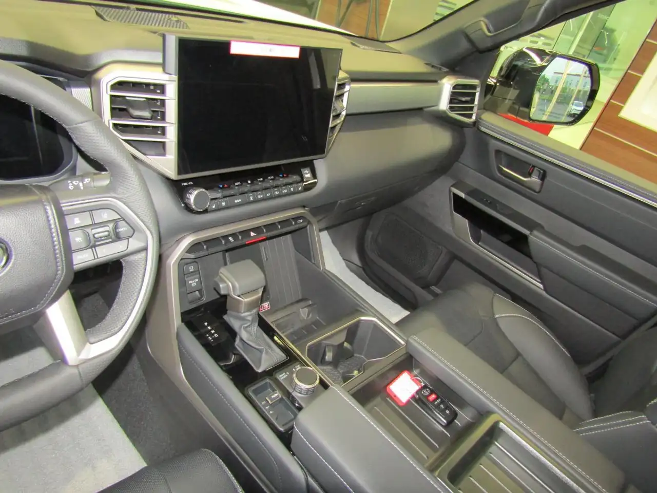 Toyota Tundra снимка Toyota Tundra