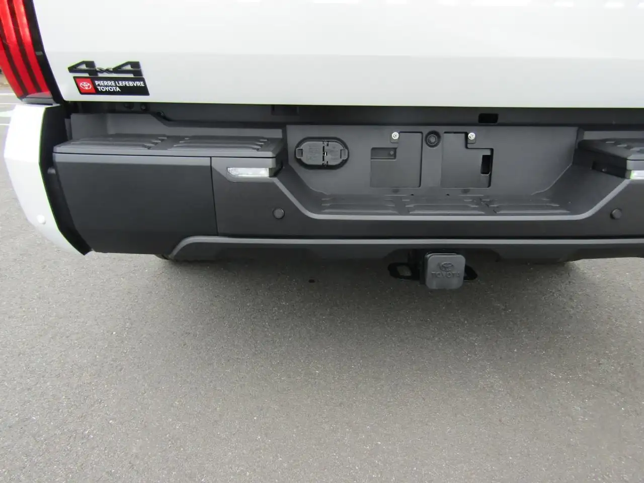 Toyota Tundra снимка Toyota Tundra