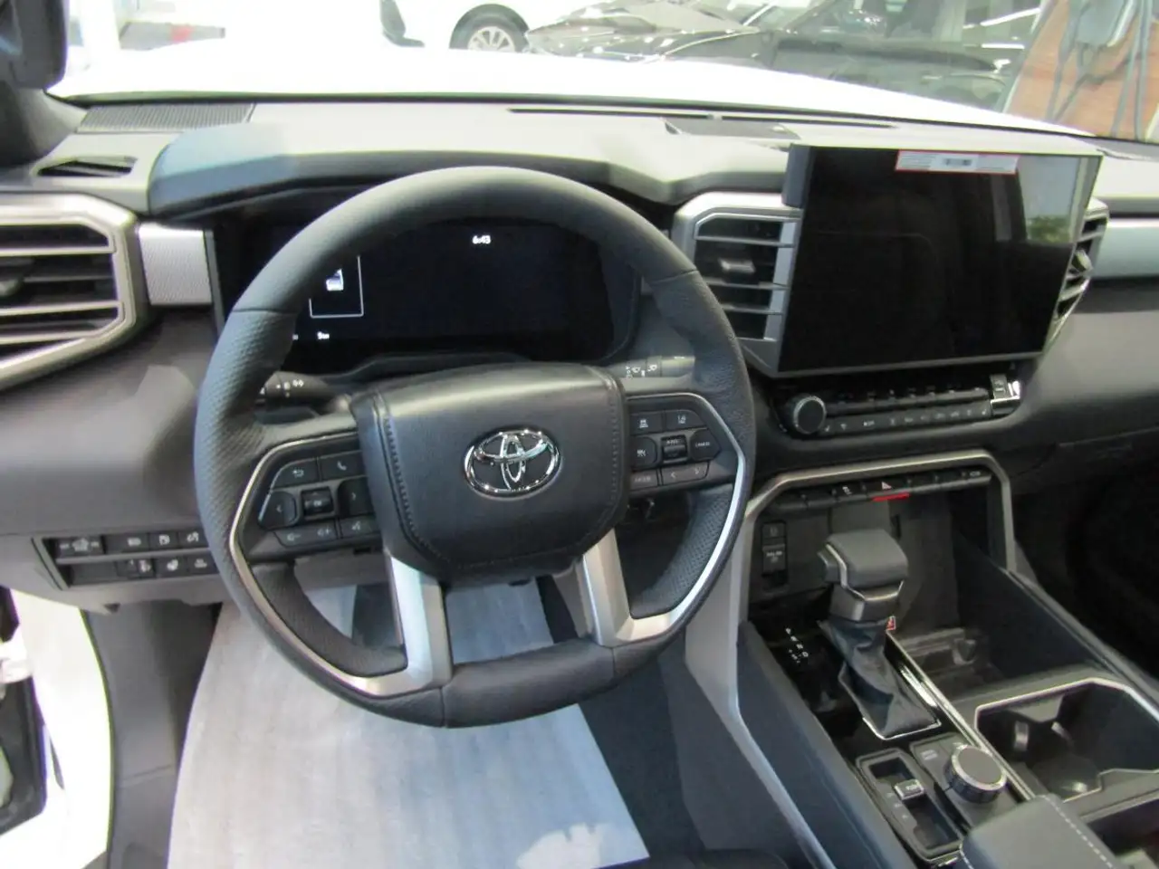 Toyota Tundra снимка Toyota Tundra