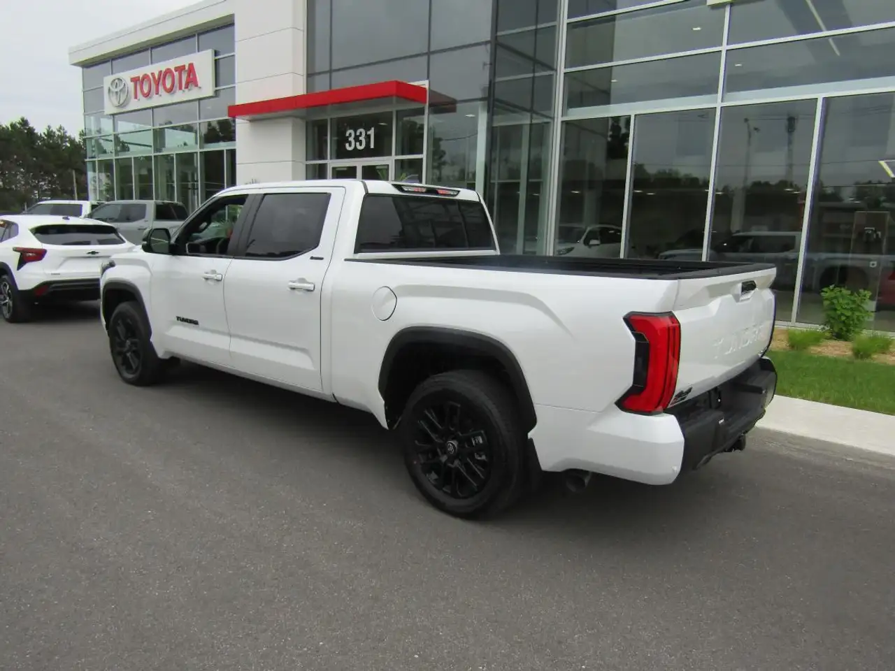 Toyota Tundra снимка Toyota Tundra