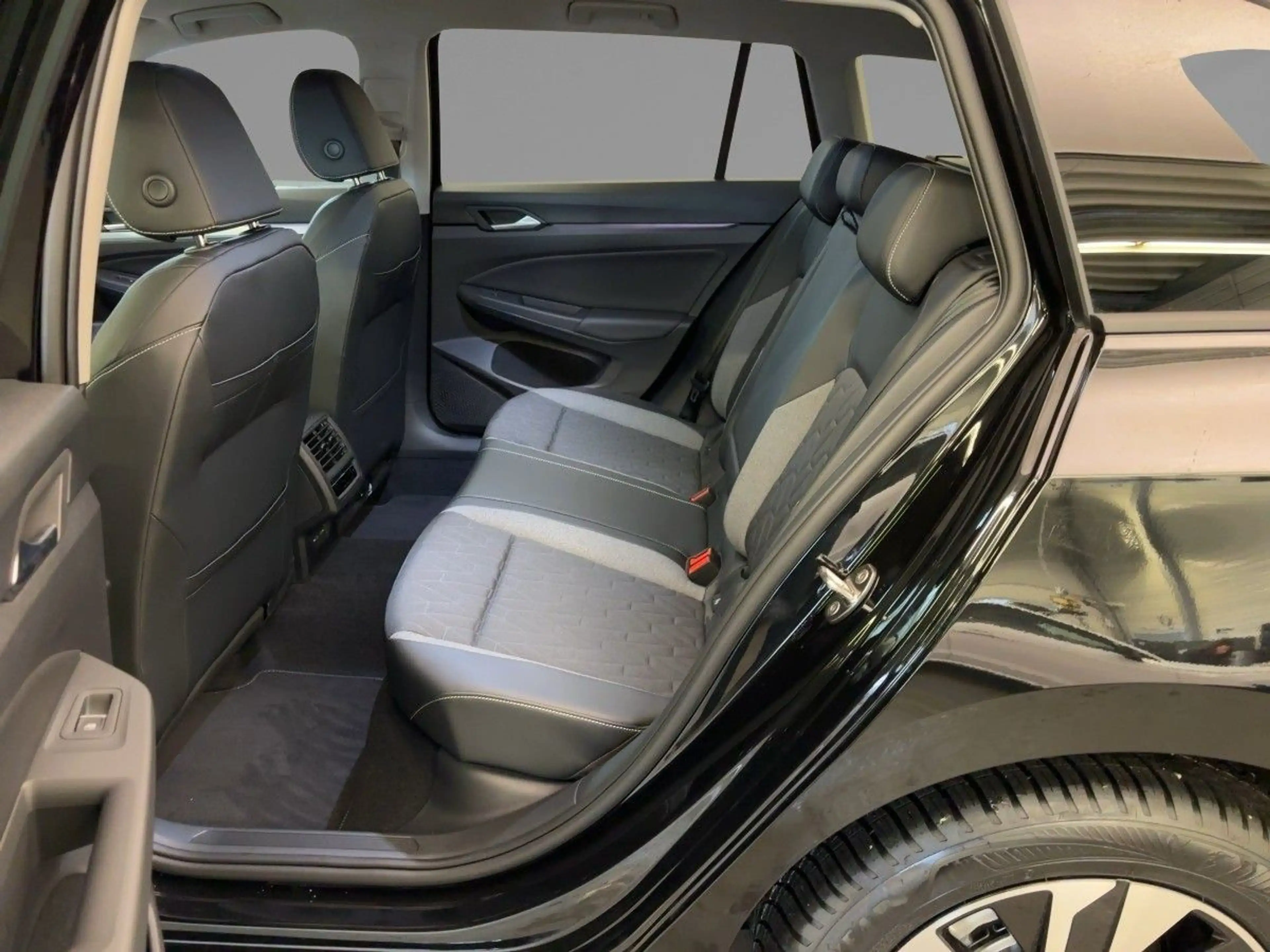 Volkswagen Golf Variant ENERGY 1,5 TSI 6-Gang GANZJAHRESR. — photo 11