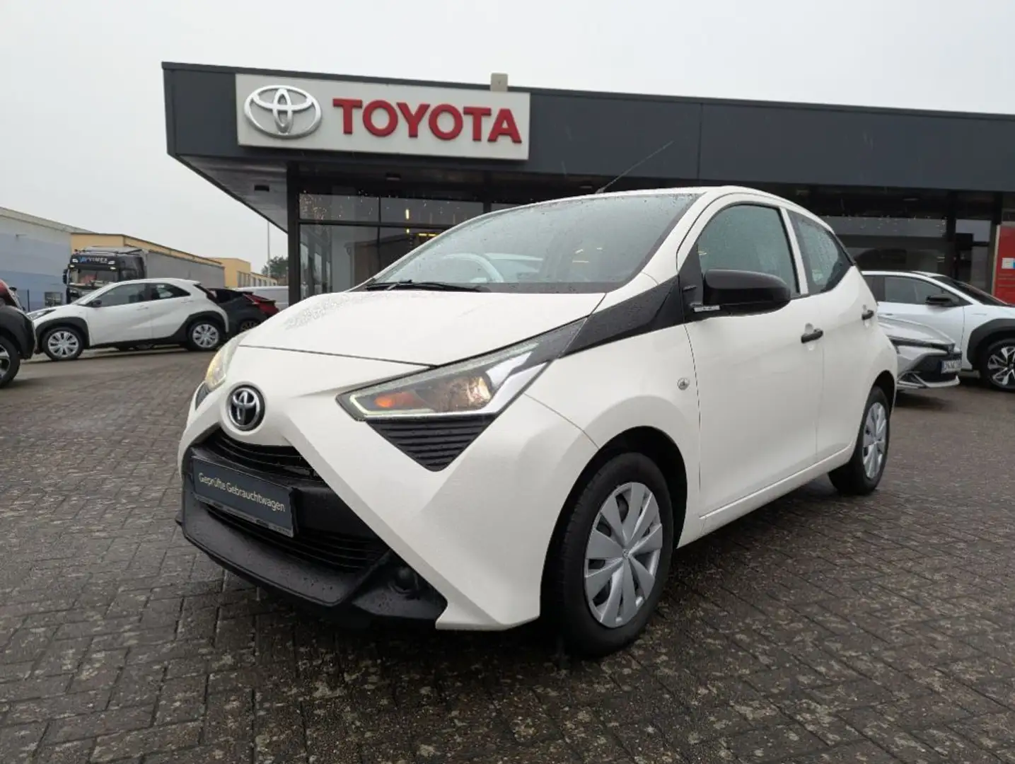 Toyota Aygo X *Klima, Radio, TomTom-Navi* Weiß - 2