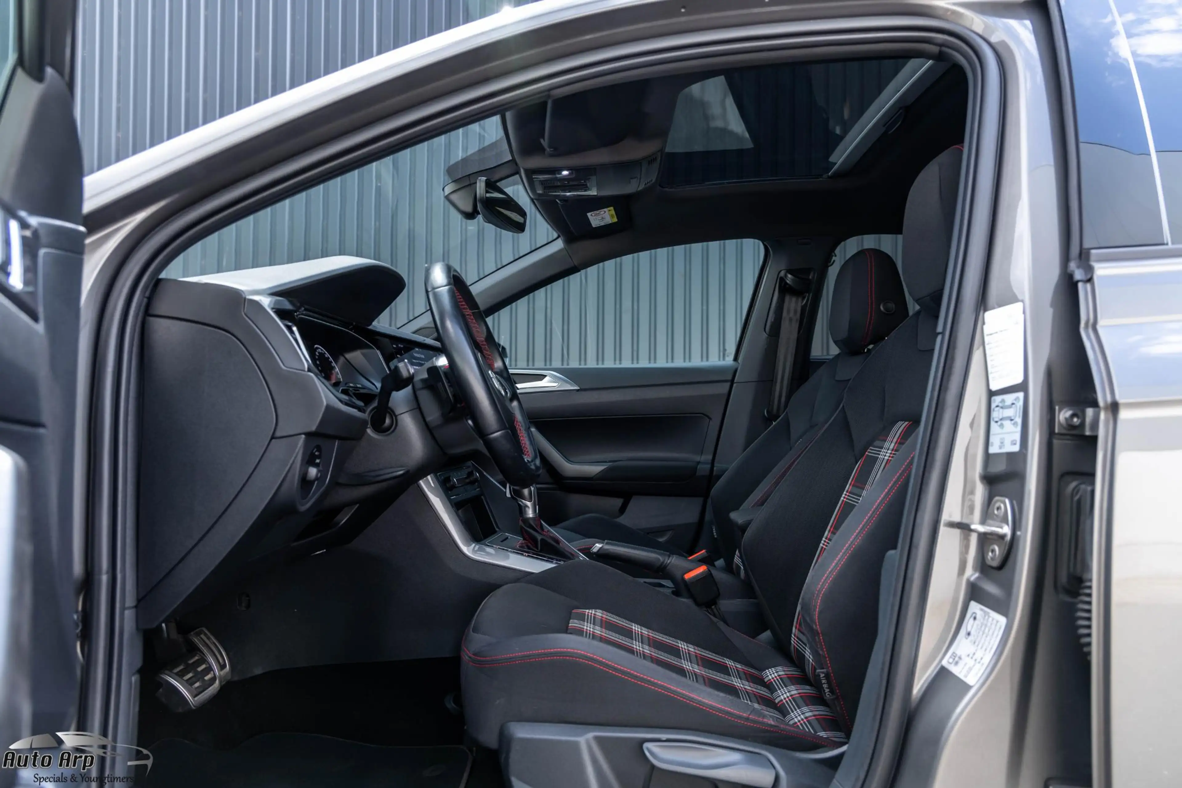 Volkswagen Polo GTI 2.0 TSI — photo 12