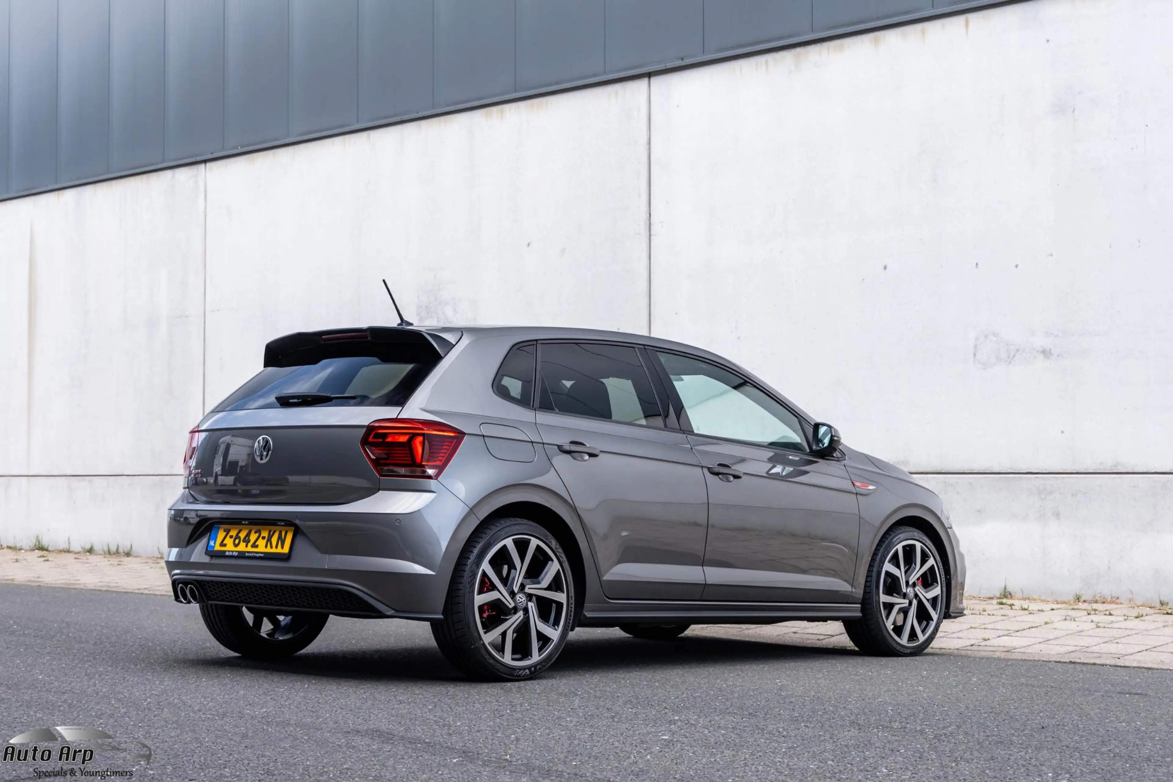 Volkswagen Polo GTI 2.0 TSI — photo 10