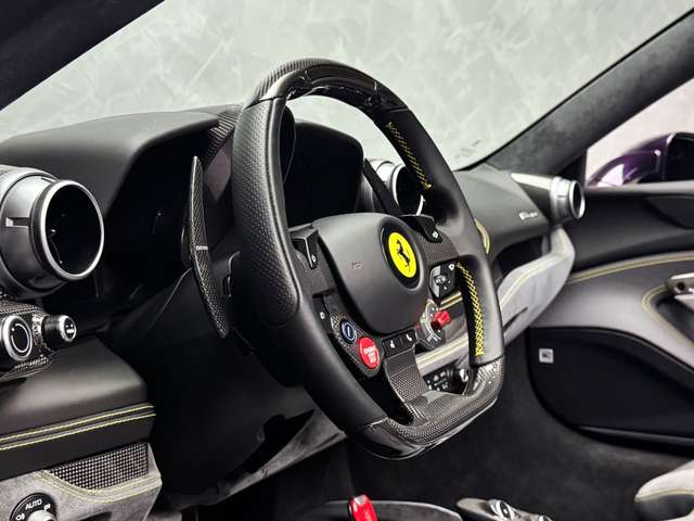 Ferrari F8 Spider VIOLA JBL CARBON P-DISPLAY ALCANTARA