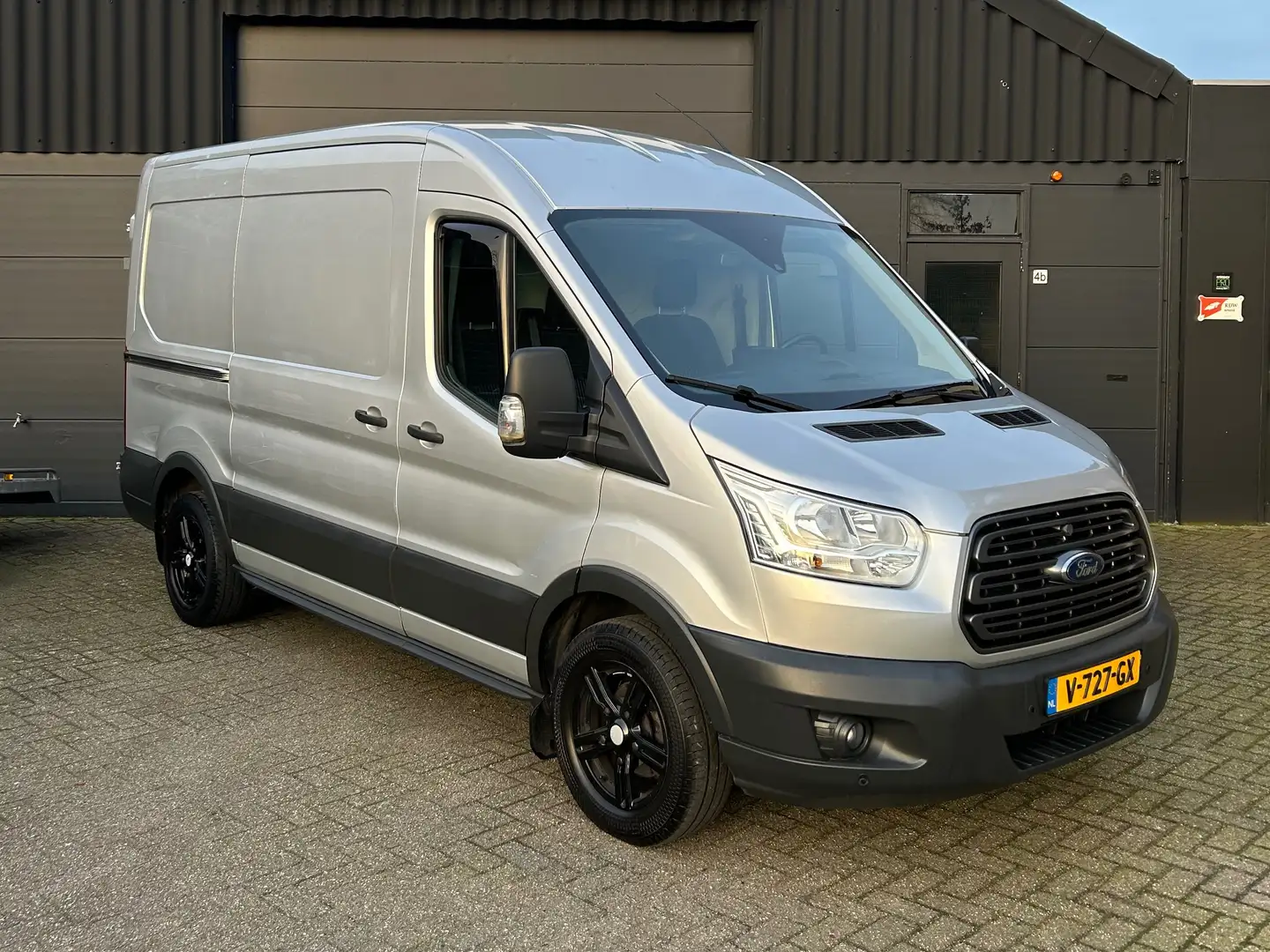 Ford Transit 310 2.0 TDCI L2H2 Tr Plateado - 1