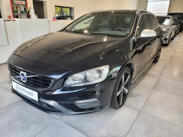Volvo V60 Kombi Momentum PDC/SHZ/NAVI