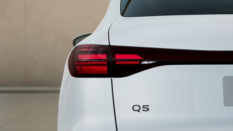 Audi Q5 Sportback TDI quattro S line LM19 ACC Navi+ Kam... — photo 11