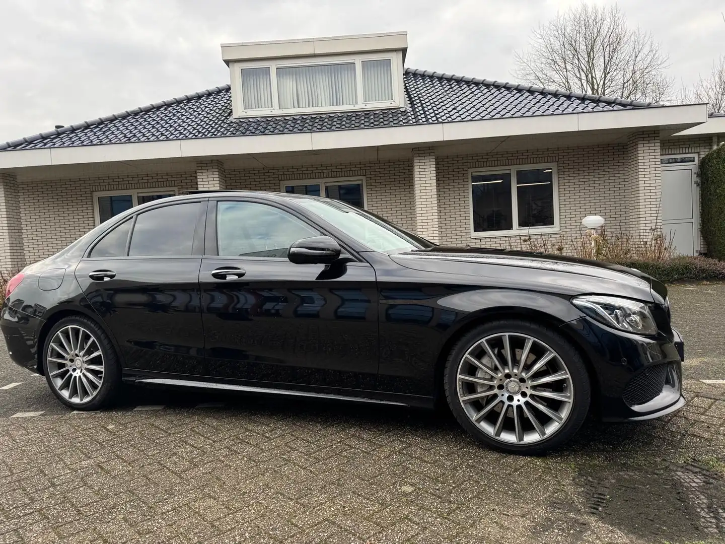 Mercedes-Benz C 300 Zwart - 2