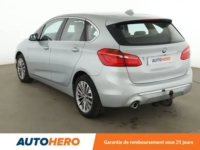 BMW 2 Series view 4