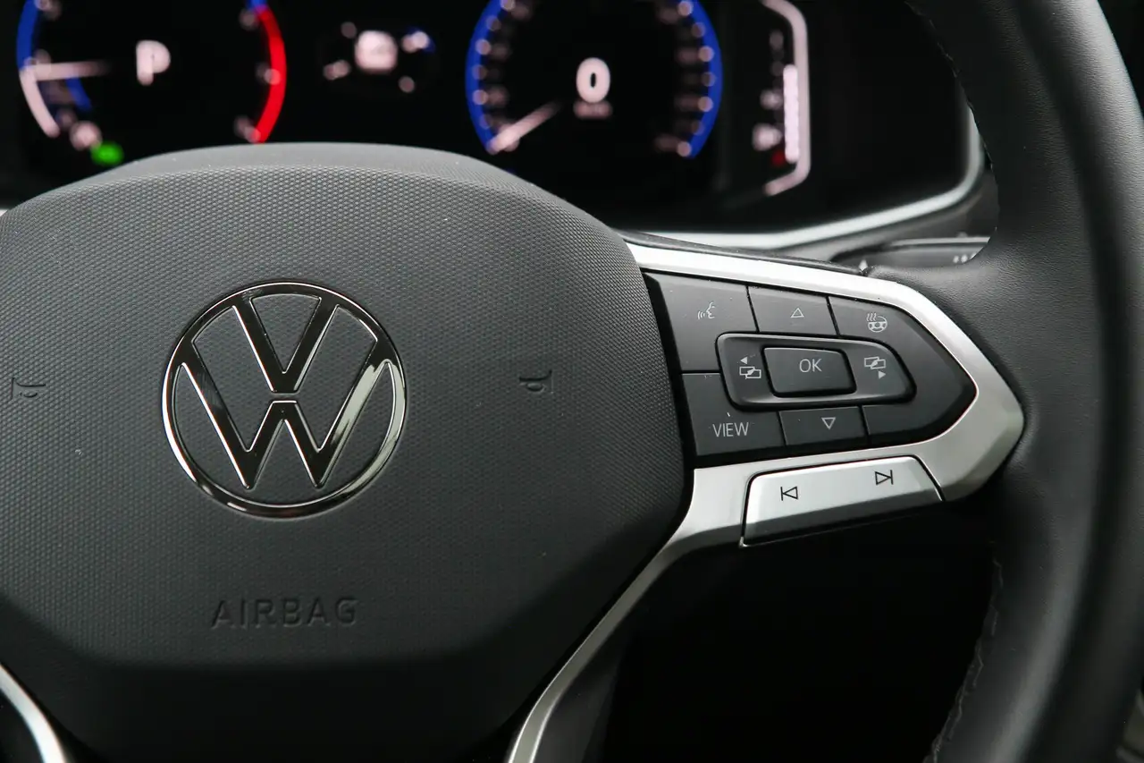Volkswagen Taos снимка Volkswagen Taos