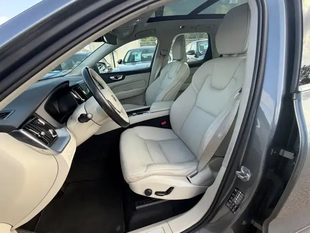 Volvo XC60 view 17