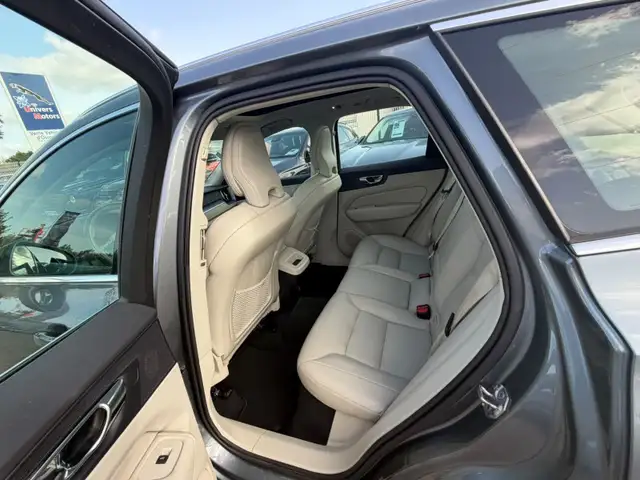 Volvo XC60 view 12