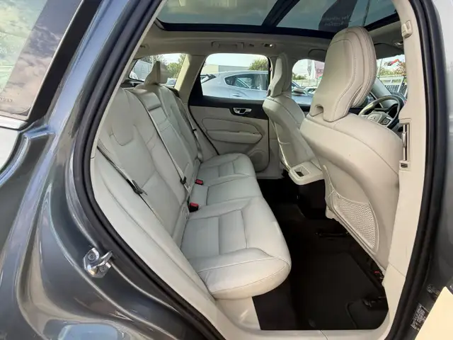 Volvo XC60 view 7
