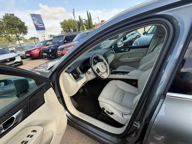 Volvo XC60 view 13