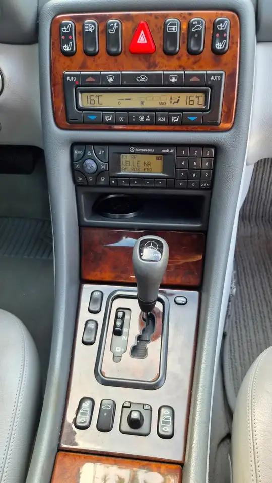Mercedes-Benz CLK 320 ELEGANCE Automatik+TÜV NEU+SHZ+XENON, foto 12