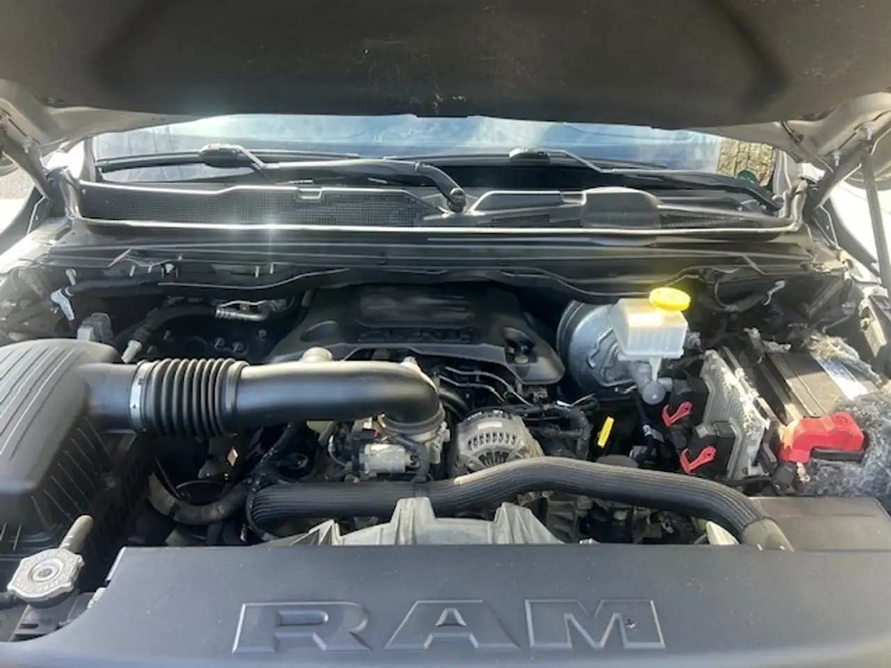 RAM 1500 снимка RAM 1500