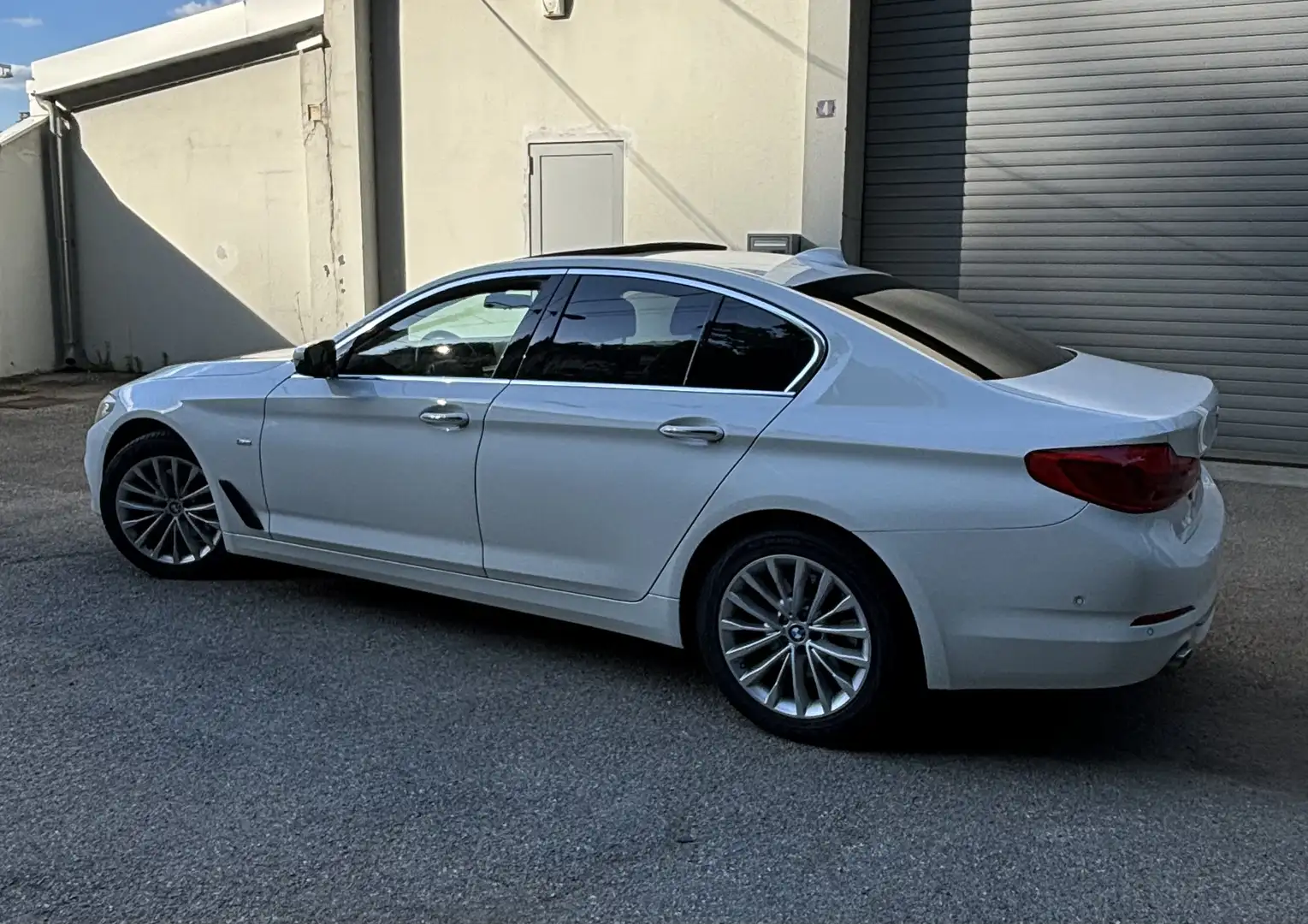 BMW 520 520d 190 ch BVA8 Luxury - 2