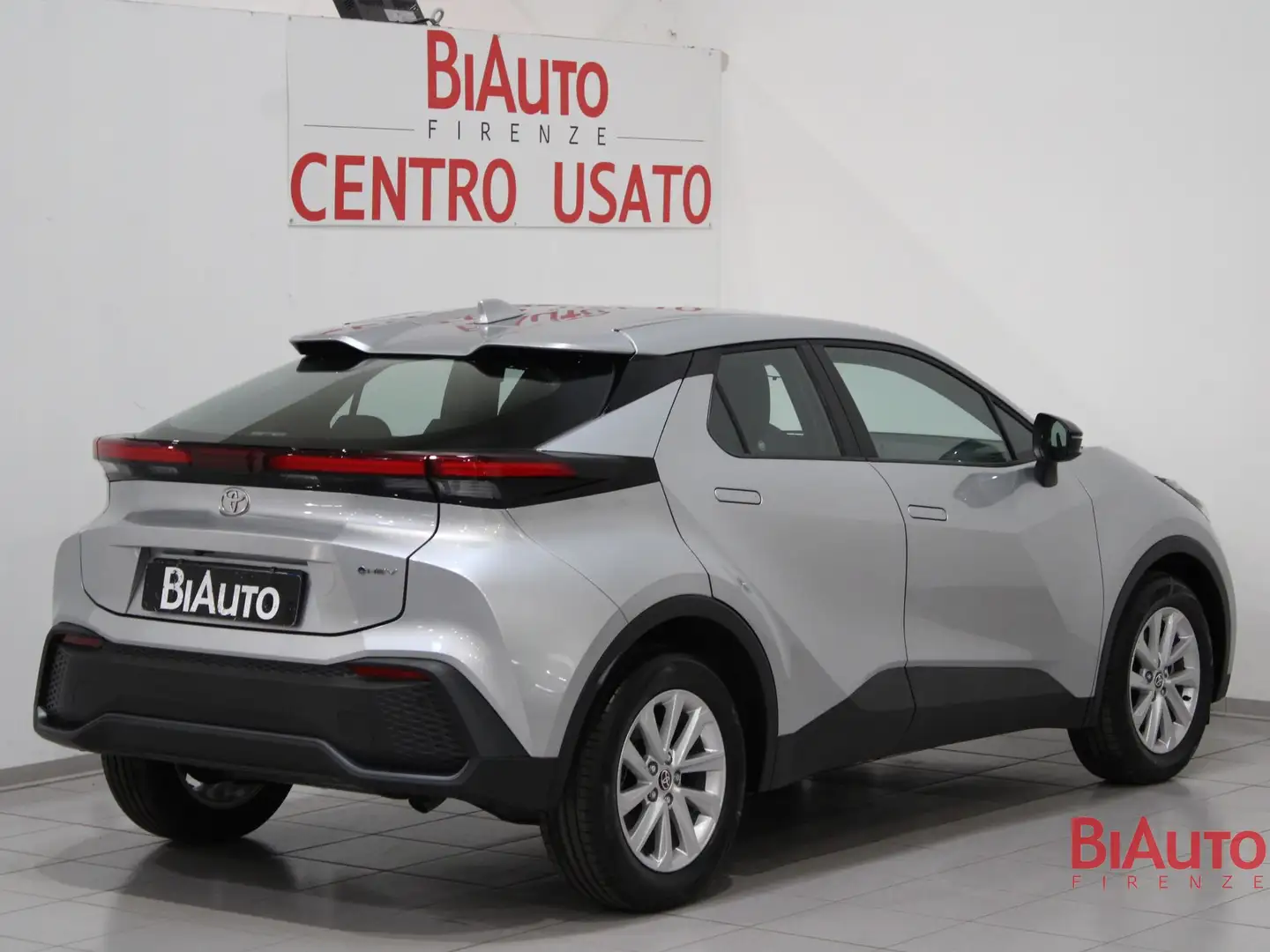 Toyota C-HR C-HR 1.8 hev Active fwd e-cvt Silber - 2