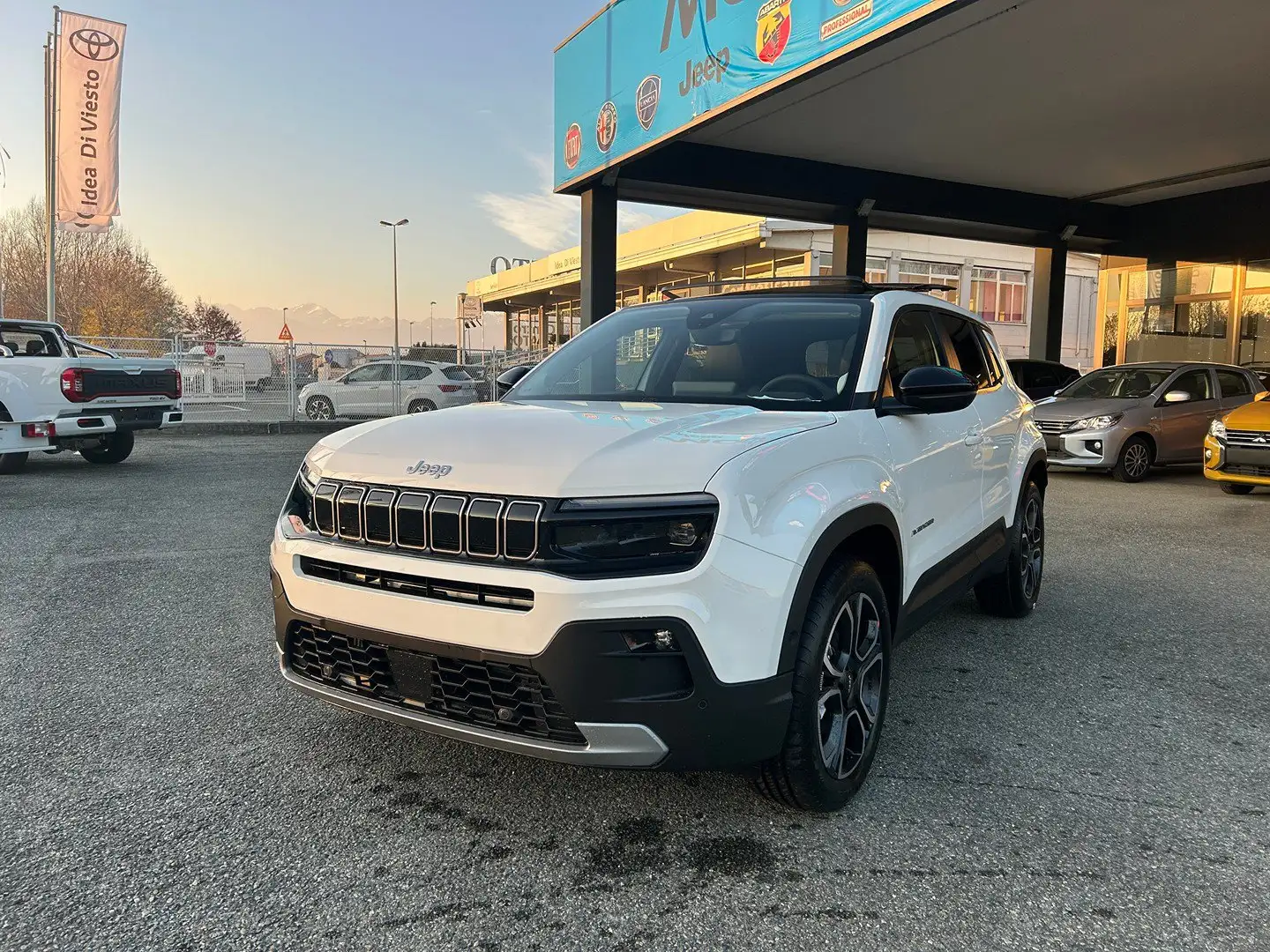 Jeep Avenger 1.2 turbo Summit fwd 100cv Bianco - 1