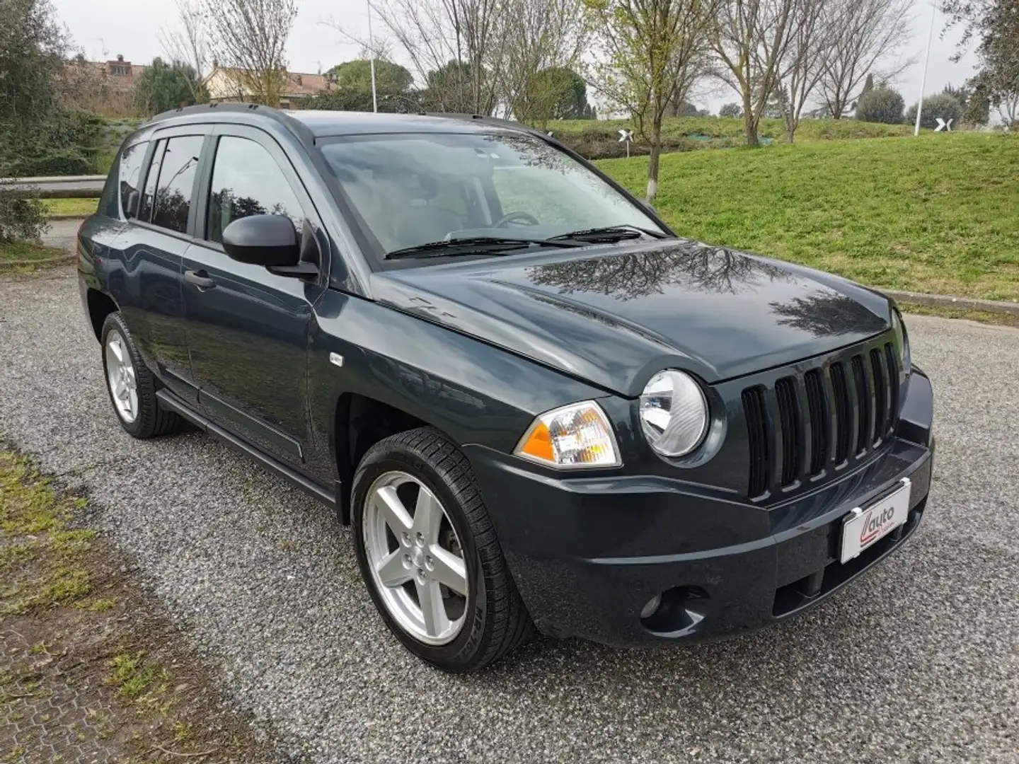 Jeep Compass 2.0 td Limited 4wd Szary - 1
