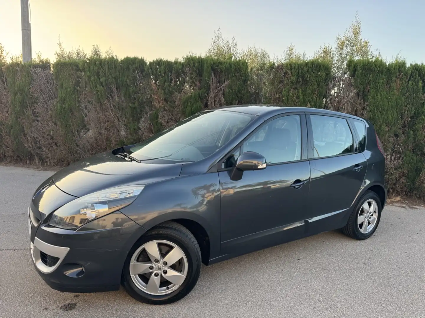 Renault Scenic 1.5dCi Dynamique 105 Negro - 2