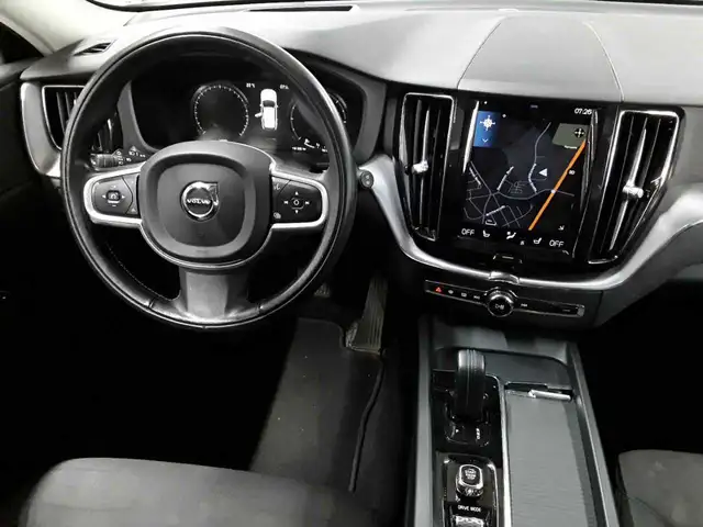 Volvo XC60 view 5