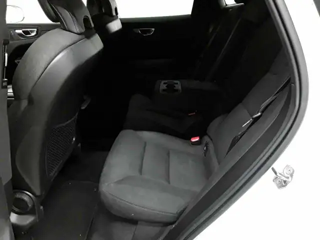 Volvo XC60 view 7