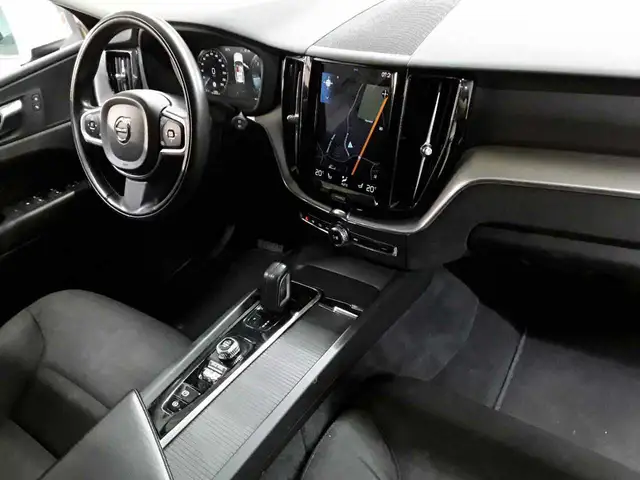 Volvo XC60 view 10