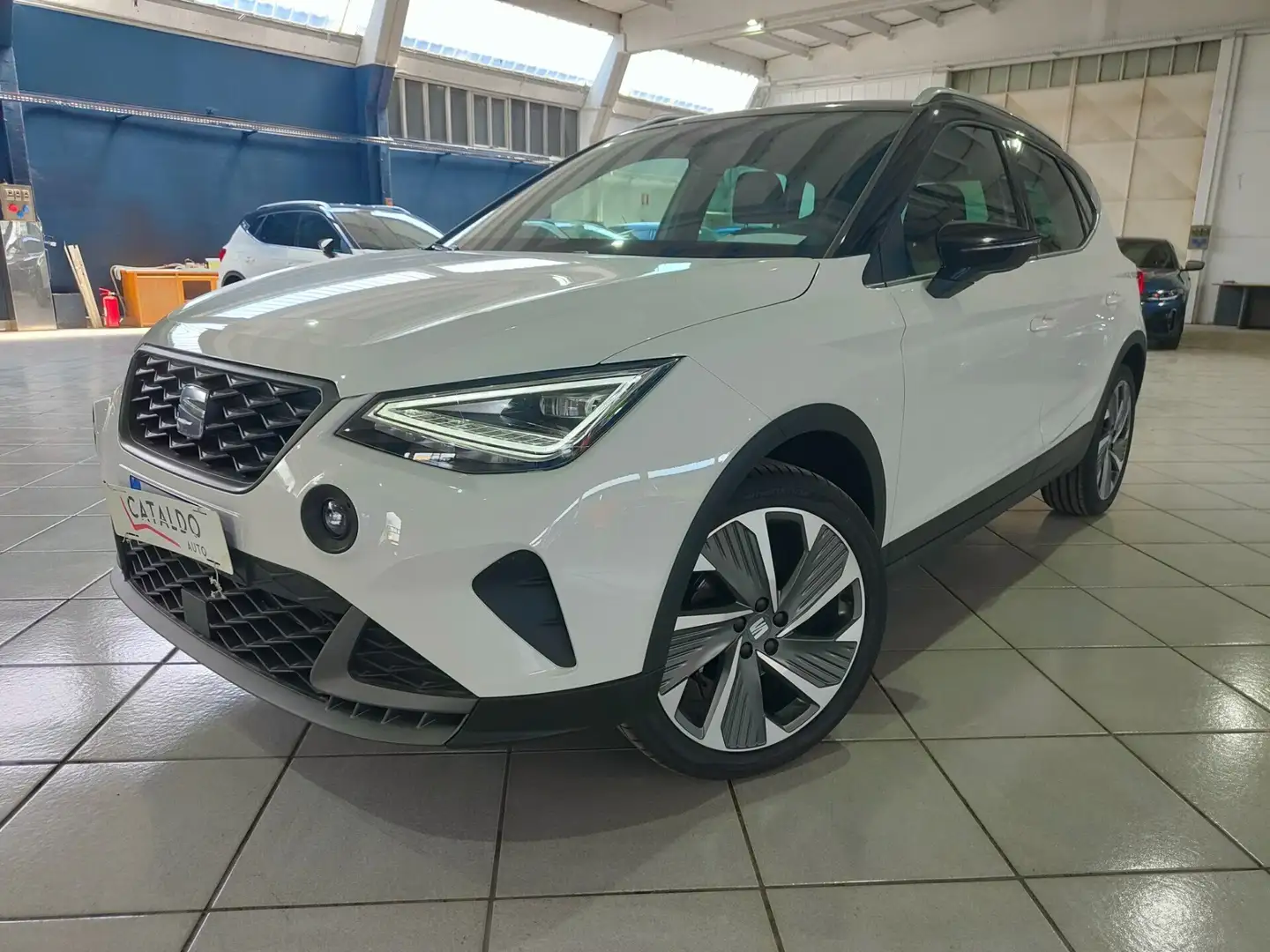 SEAT Arona Arona 1.0 ecotsi FR 110cv dsg Blanco - 1
