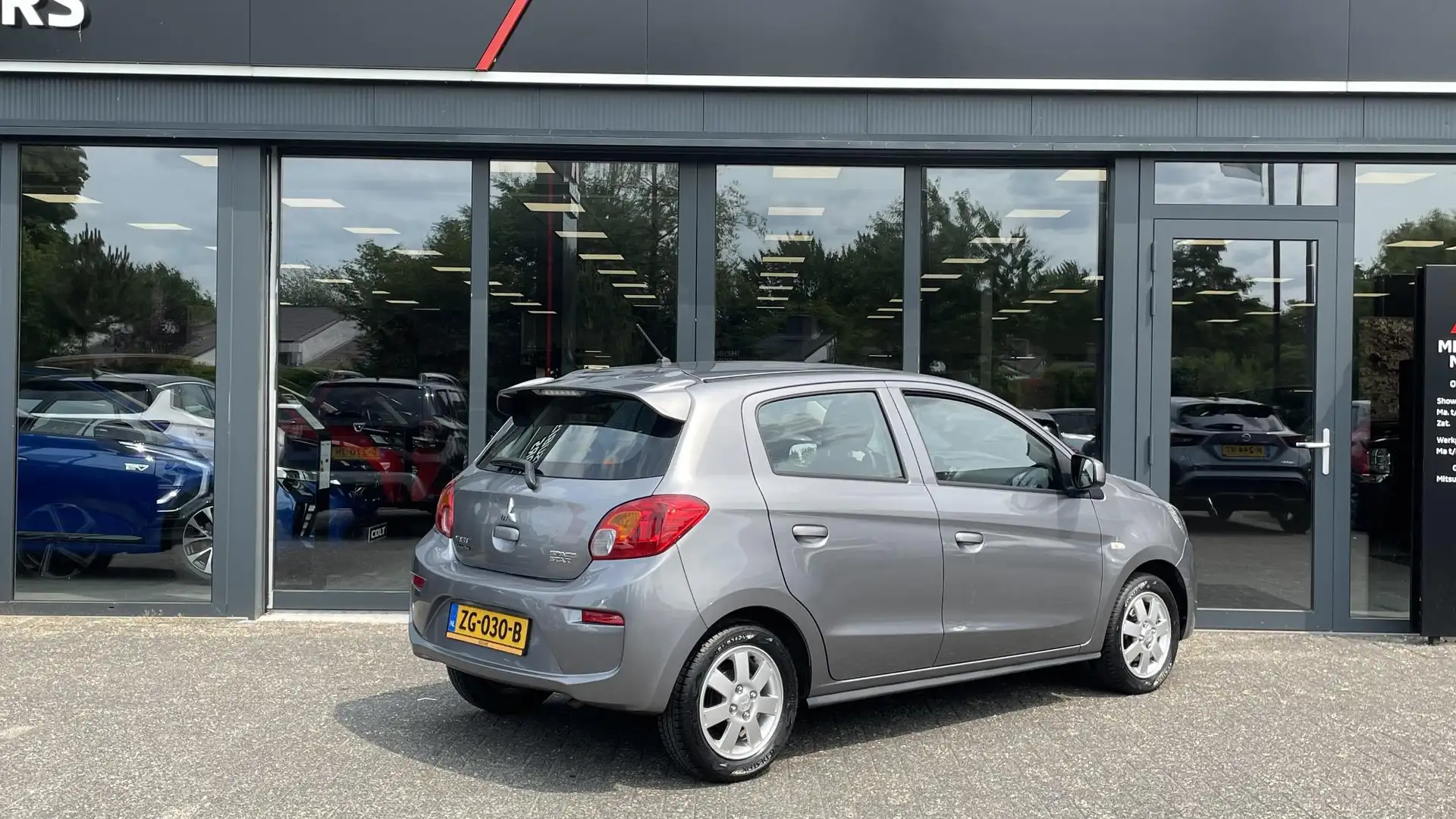 Mitsubishi Space Star 1.0 Cool+ | Automaat | All-season banden Grijs - 2