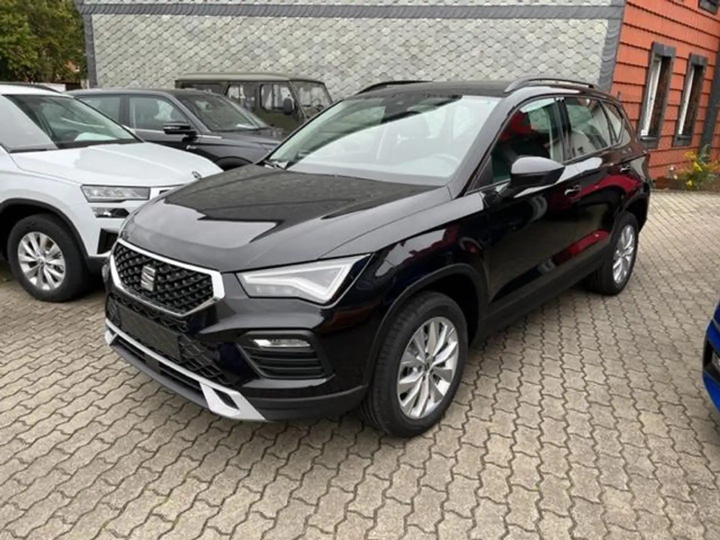 SEAT Ateca 1.5 TSI DSG Style+LED+ACC+B.LENKRAD+4SEASON Schwarz - 2