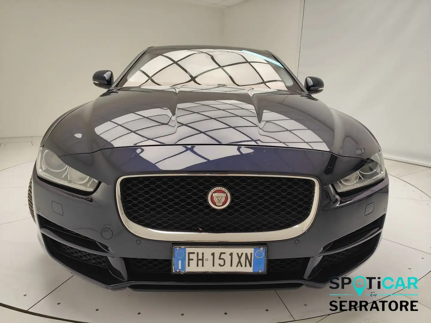 Jaguar XE 2.0d Launch edition 180cv auto Blu/Azzurro - 2