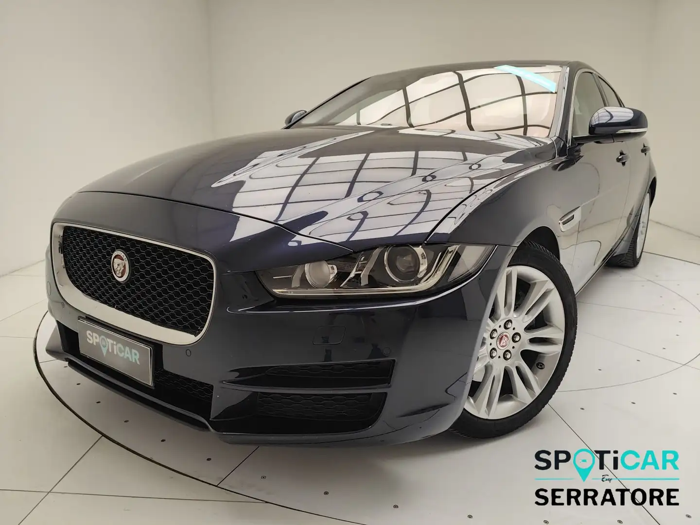 Jaguar XE 2.0d Launch edition 180cv auto Blu/Azzurro - 1